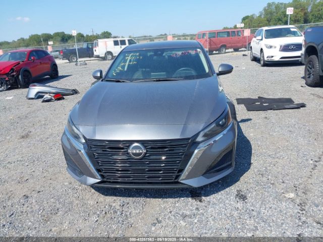 Nissan Altima Sv Fwd Image 10