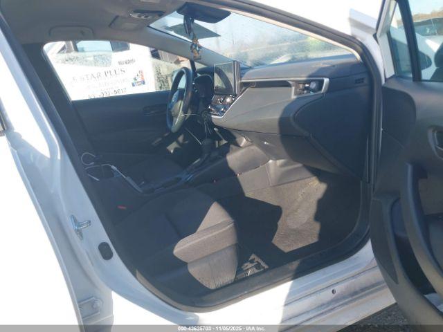 Toyota Corolla Le Image 8