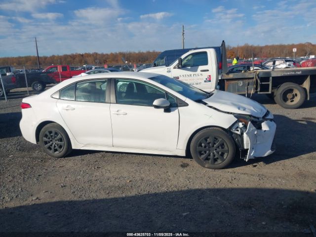 Toyota Corolla Le Image 13