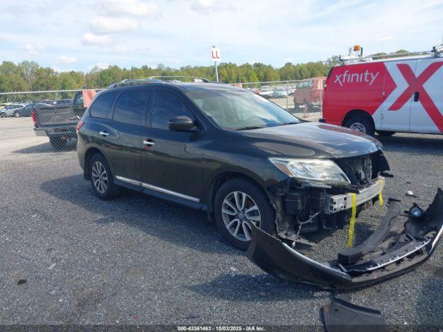  Salvage Nissan Pathfinder