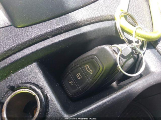 Ford Focus Titanium Image 11