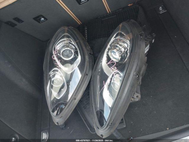 Porsche Macan Image 12