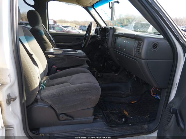 Chevrolet Silverado 2500 Work Truck Image 5