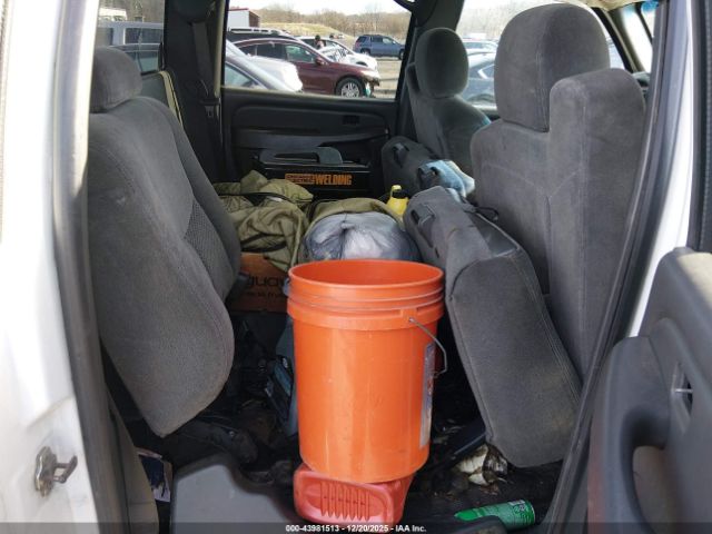 Chevrolet Silverado 2500 Work Truck Image 10