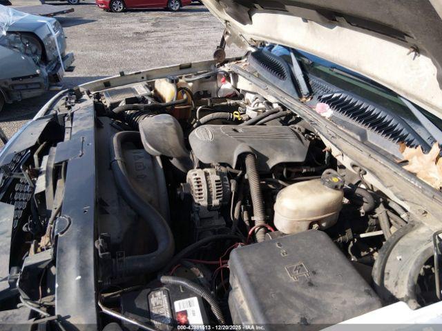 Chevrolet Silverado 2500 Work Truck Image 14