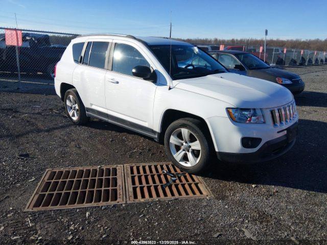  Salvage Jeep Compass