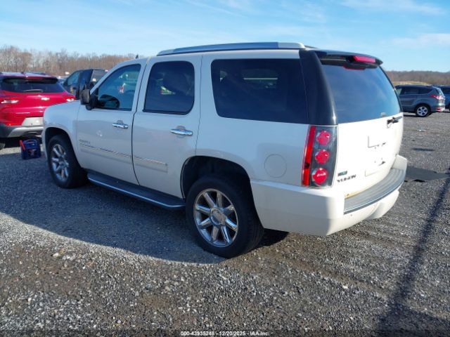 GMC Yukon Denali Image 2