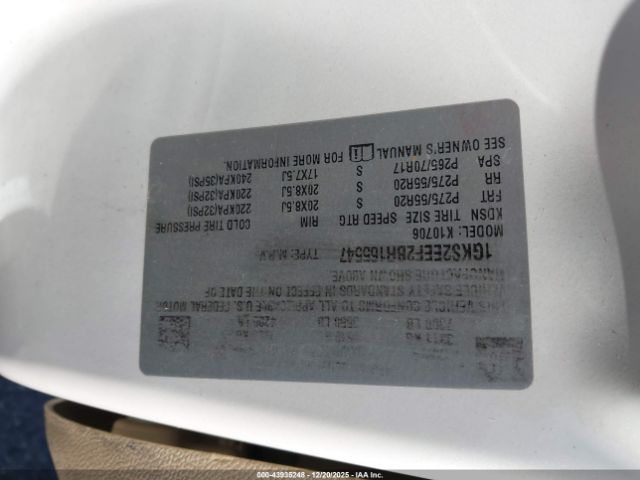 GMC Yukon Denali Image 9