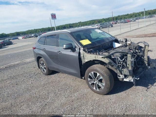 Toyota Highlander Xle Image 8