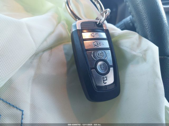 Ford Explorer Limited Image 8