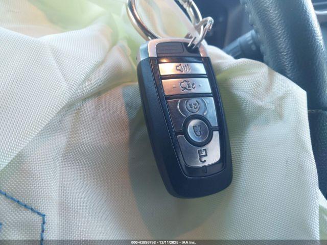 Ford Explorer Limited Image 8