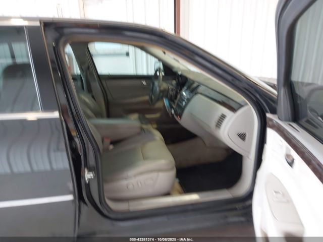 Cadillac DTS 1sb Image 4