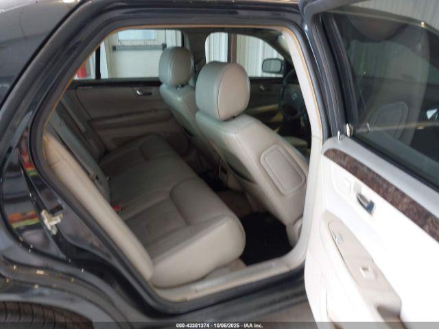 Cadillac DTS 1sb Image 8