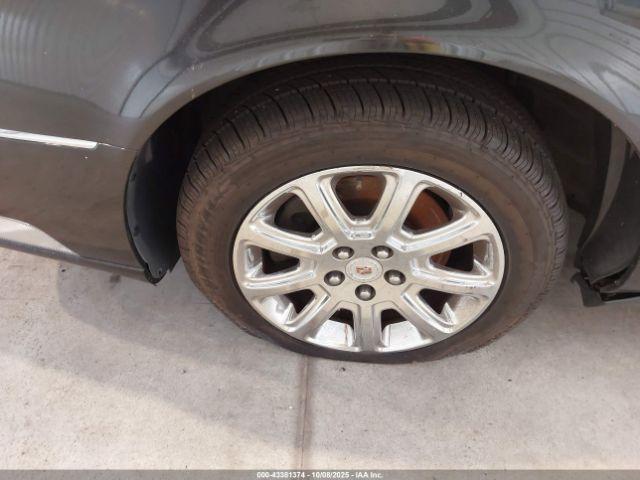 Cadillac DTS 1sb Image 13