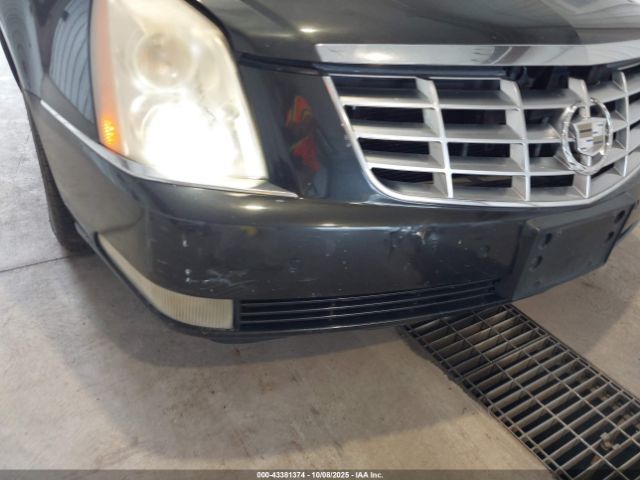 Cadillac DTS 1sb Image 15