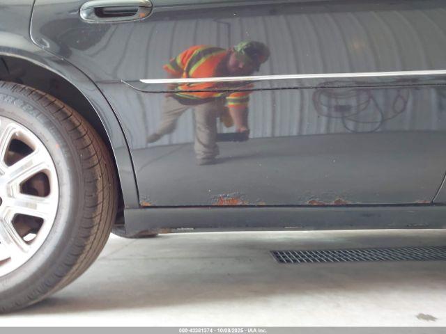 Cadillac DTS 1sb Image 11