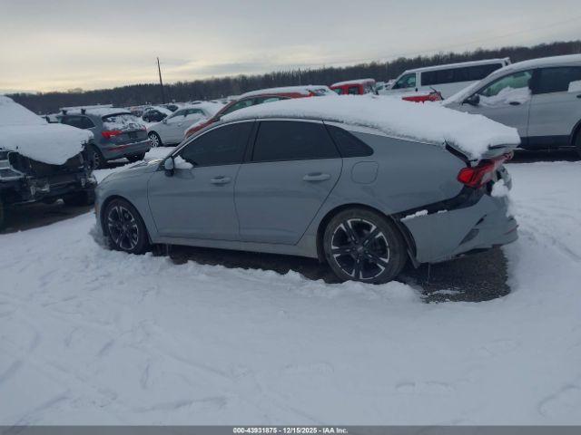 Kia K5 Gt-line Image 12