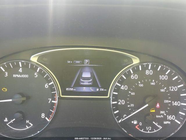 Nissan Pathfinder Sv Image 2