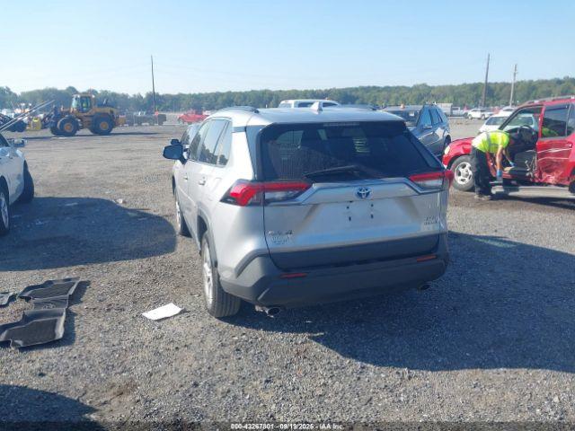 Toyota RAV4 Xle Premium Image 7