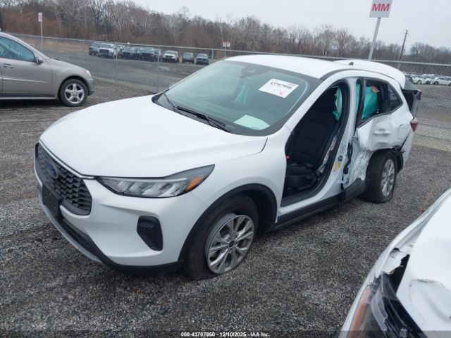 Ford Escape Active Image 11