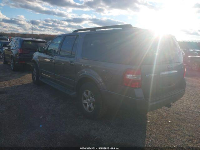 Ford Expedition Xlt Image 2