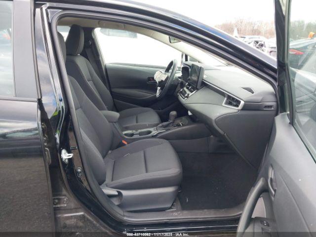 Toyota Corolla Le Image 9