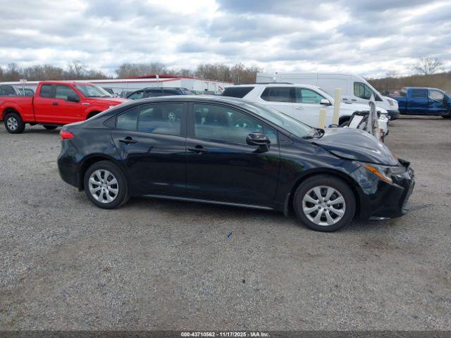 Toyota Corolla Le Image 12