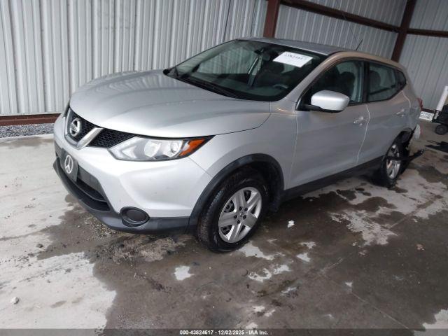 Nissan Rogue S Image 2