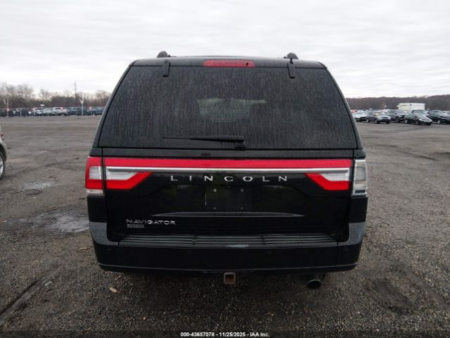 Lincoln Navigator Reserve Image 11