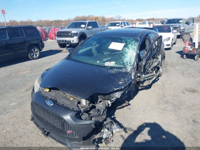 Ford Focus St Image 4