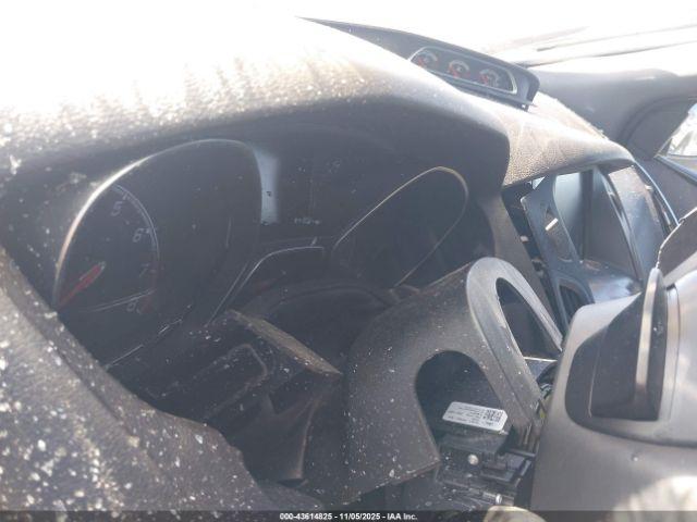 Ford Focus St Image 11