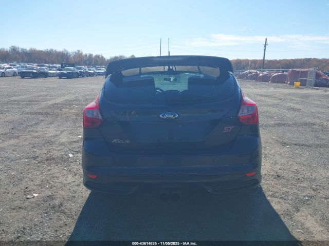 Ford Focus St Image 9