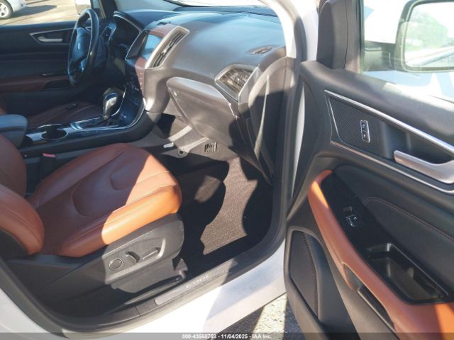 Ford Edge Titanium Image 5
