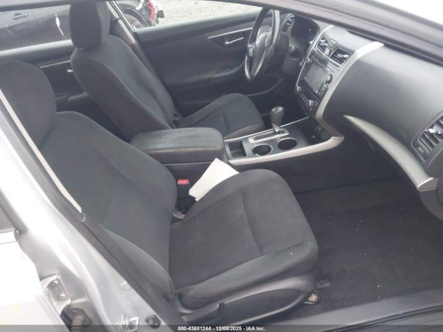 Nissan Altima 2.5 Sv Image 14