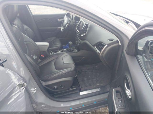 Jeep Cherokee Limited 4x4 Image 3