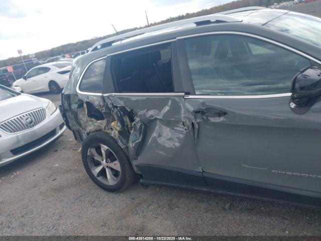 Jeep Cherokee Limited 4x4 Image 11