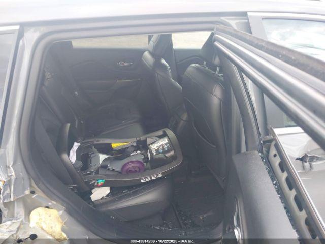 Jeep Cherokee Limited 4x4 Image 6