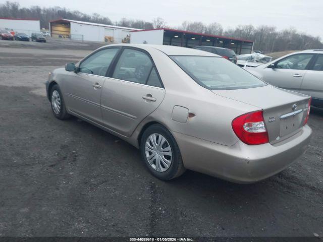 Toyota Camry Xle Image 3