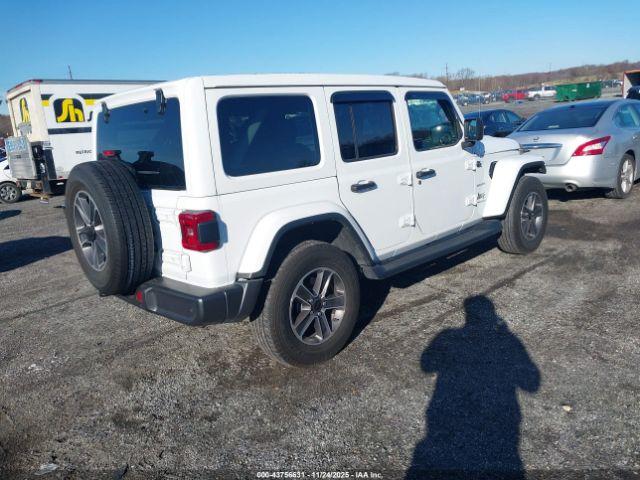 Jeep Wrangler 4-door Sahara 4x4 Image 3