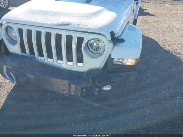 Jeep Wrangler 4-door Sahara 4x4 Image 2