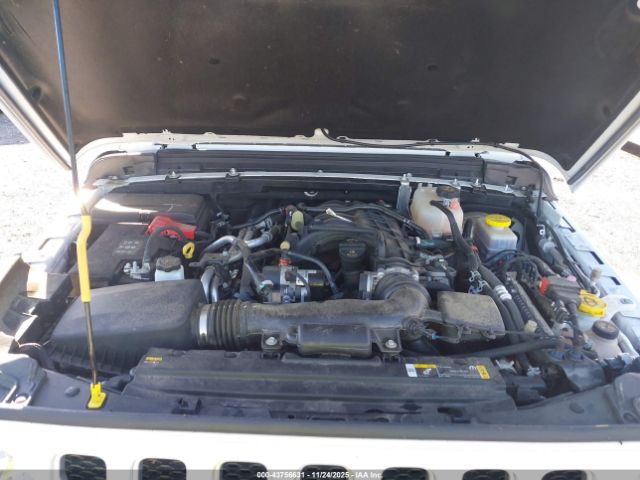 Jeep Wrangler 4-door Sahara 4x4 Image 5