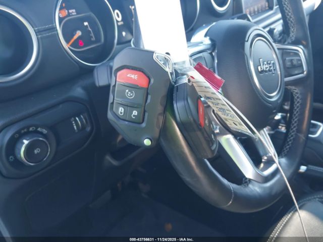 Jeep Wrangler 4-door Sahara 4x4 Image 13