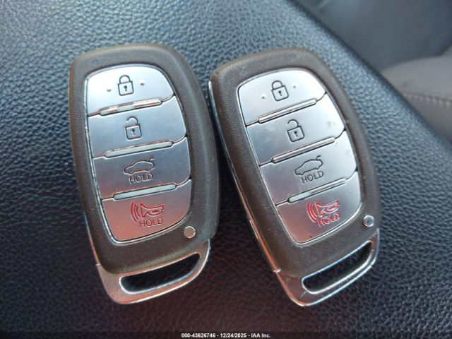 Hyundai ELANTRA Limited Image 5