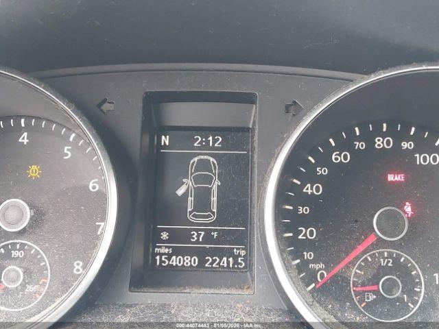 Volkswagen GTI 2-door Image 10