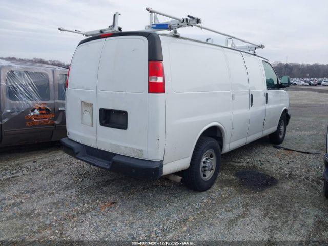 Chevrolet Express Work Van Image 7