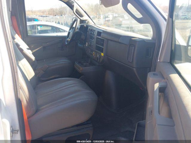 Chevrolet Express Work Van Image 9