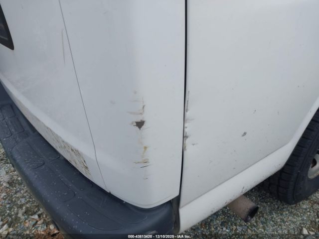 Chevrolet Express Work Van Image 10