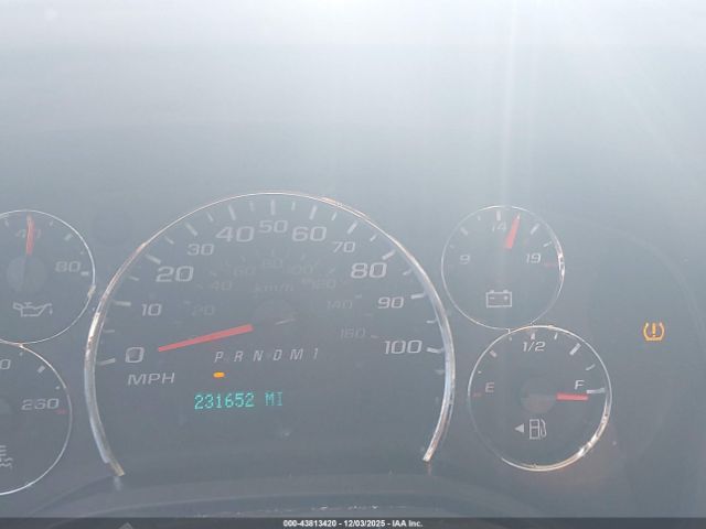 Chevrolet Express Work Van Image 8