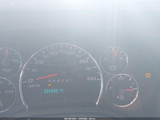 Chevrolet Express Work Van Image 8