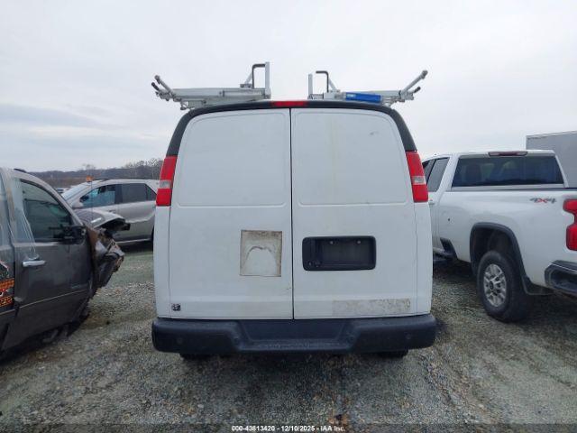 Chevrolet Express Work Van Image 13